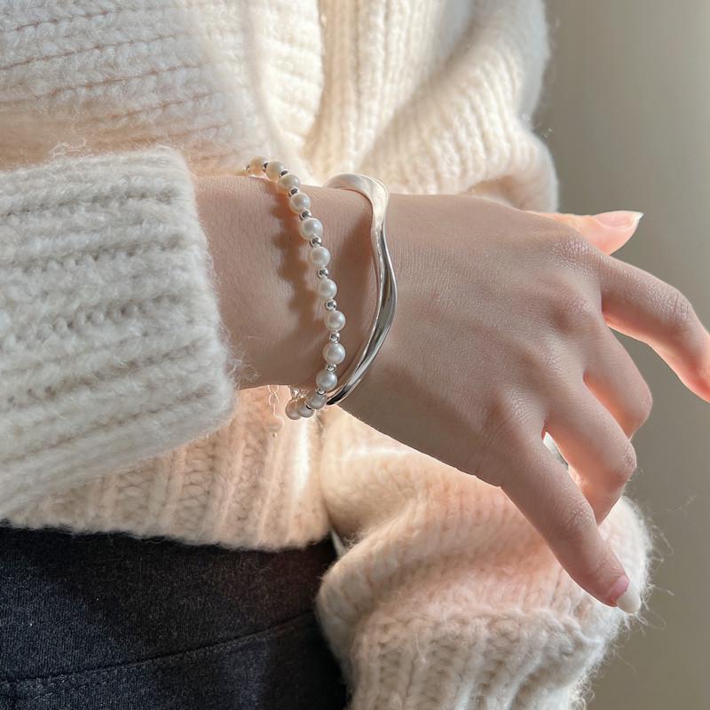 Korean Style Double Layer Pearl Wave Bracelet for Women - Elegant Geometric Design