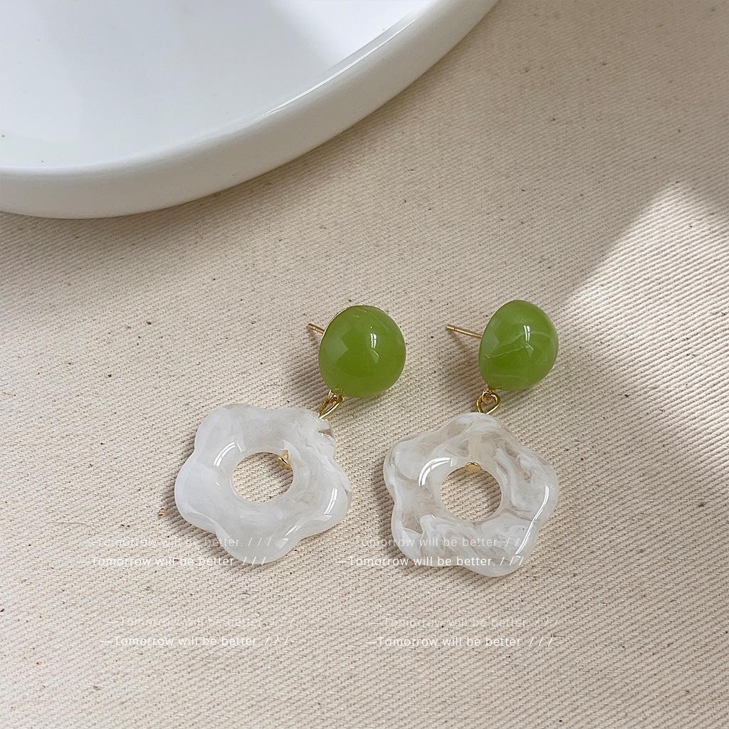 Green Floral Earrings - Japanese Korean Sweet Tea Series, High-End Whitening Ear Accessories