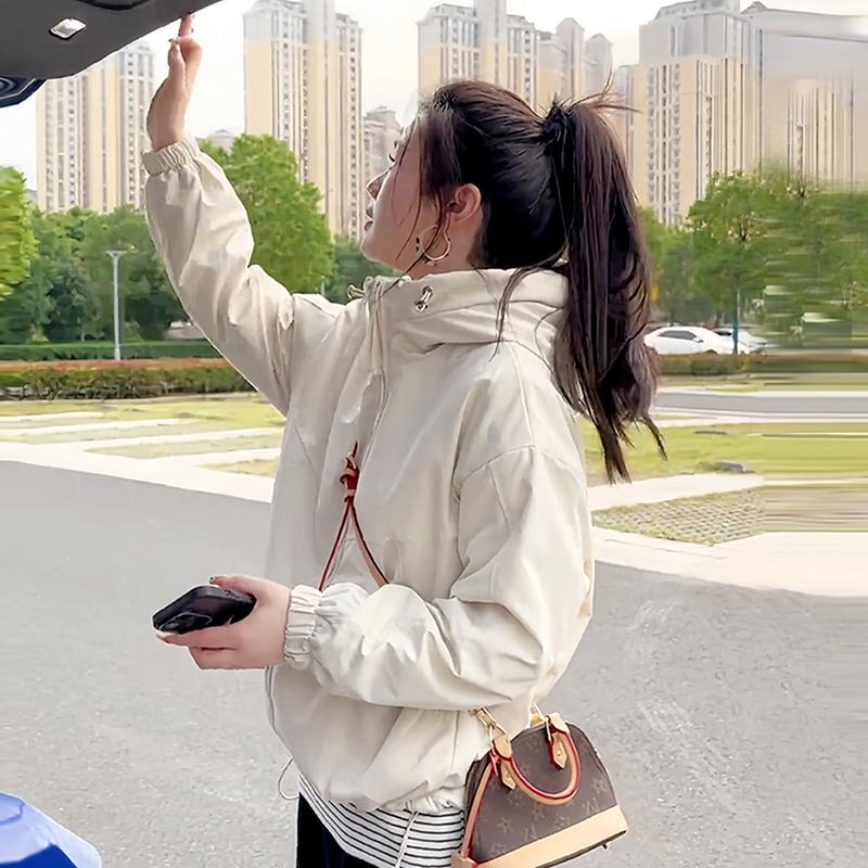 

Короткая стеганая куртка для женщин Осень и Зима Новая корейская мода Свободное хлопковое пальто Зимнее утолщенное хлопковое пальто XXL