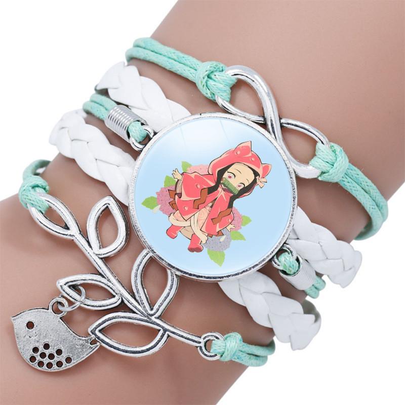 Stilvolles Lederarmband mit Nezuko Kamado-Motiv aus Demon Slayer und niedlichen Cartoon-Anhängern.