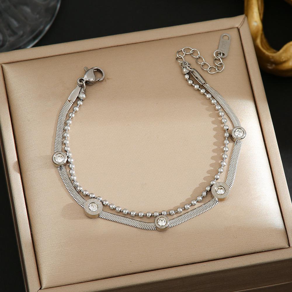 Colorfast Korean-Japanese Titanium Steel Women's Bracelet - Versatile, Fashionable Hand Jewelry.