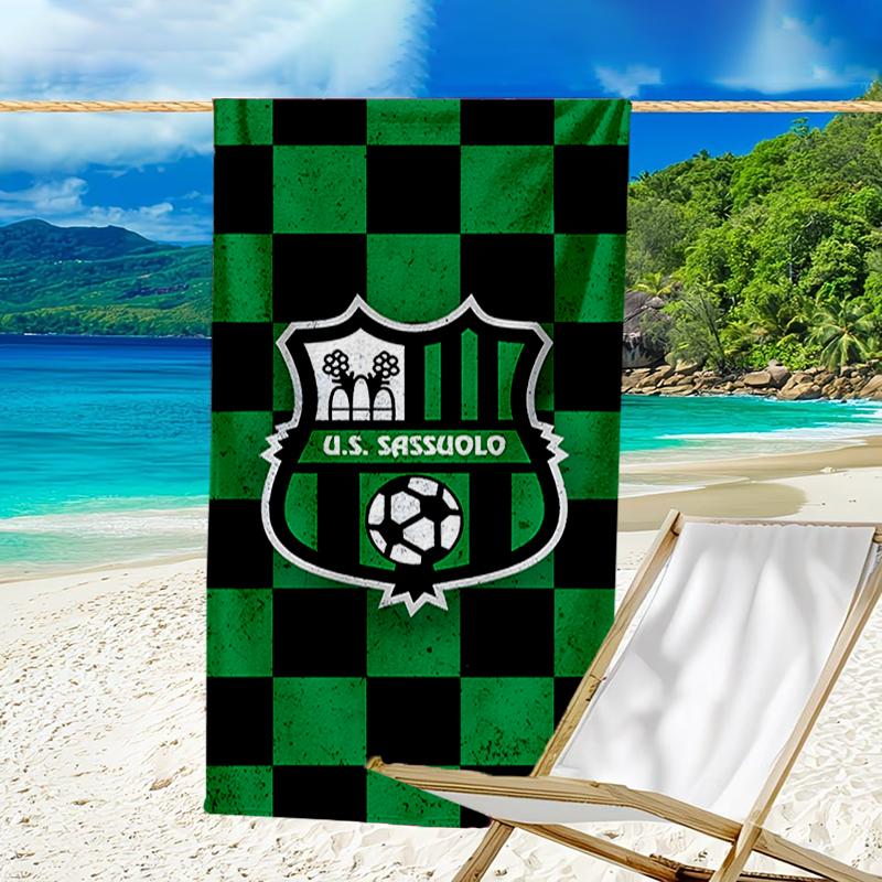 Sass-uolo Football Crest Beach Towel - Soft, Absorbent Microfiber, Lightweight, Ideal for The Beach, Parties, Travel, Camping fan gifts