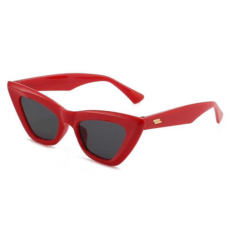 

New Cat-Ear Frame Women Sunglasses Boast A Vintage And Elegant Style The Cat-Ear Silhouette Helps Flatter Facial Contours 5262 красный