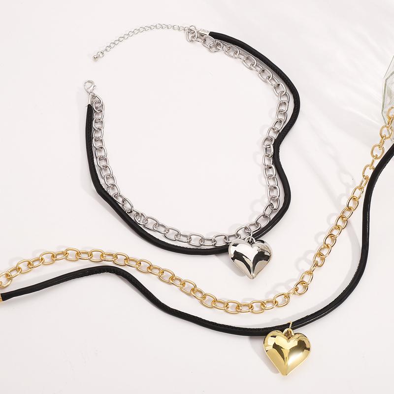Heart Chain Pendant Necklace for Women Exquisite Black Leather String Collarbone Chains Punk Choker Retro Versatile Jewelry Gift