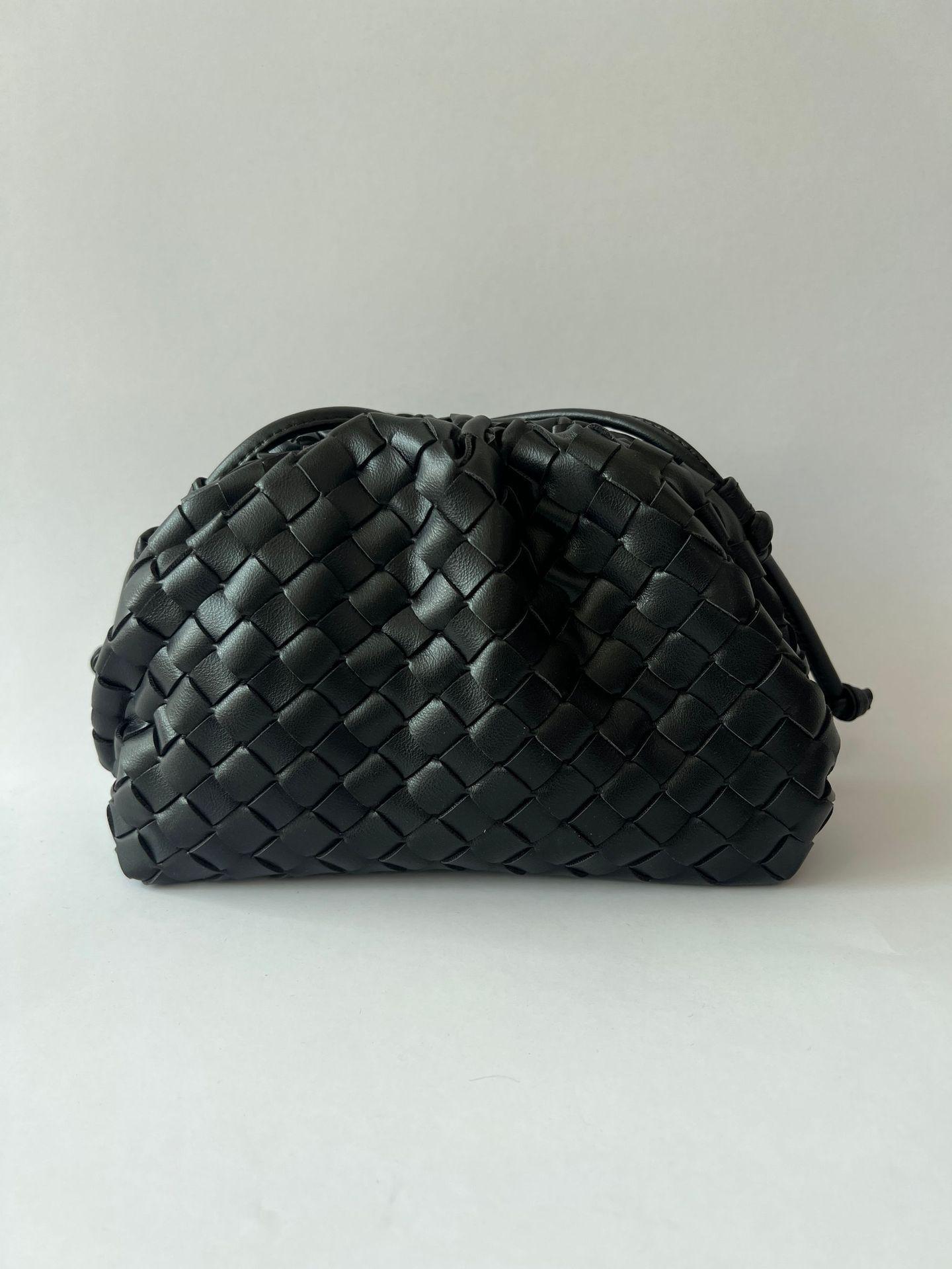 VantaGoods DIVANI 2025 Woven Cloud Bag - Trendy hand- en schoudertas 22x9x14 cm