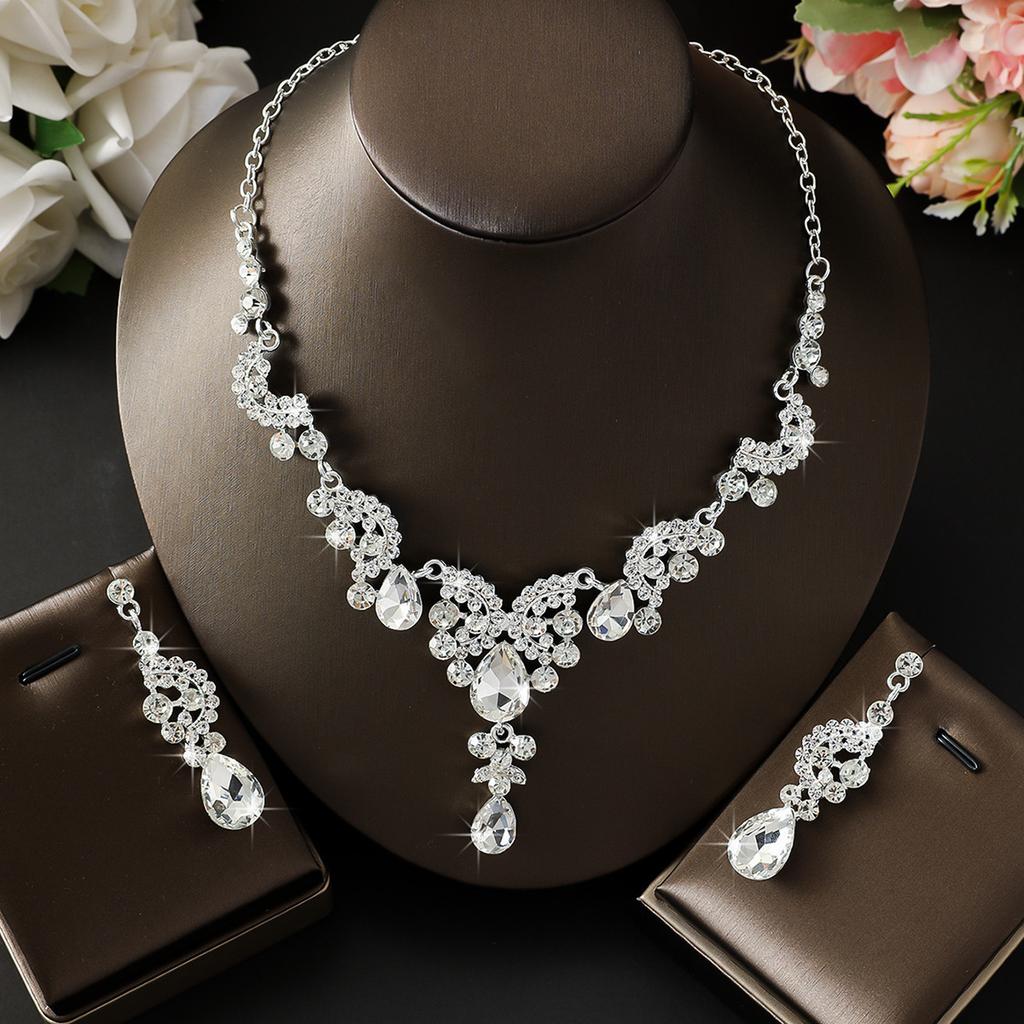 European and American New Bride Jewelry European and American New Wedding Dress Necklace Set Women's Rhinestone Jewelry Dress Photography