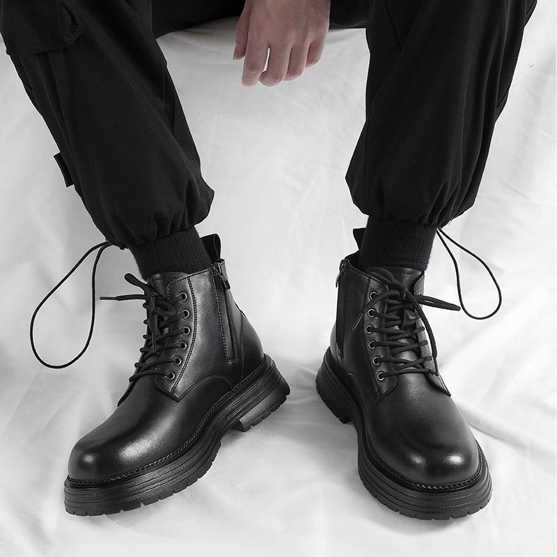 Black thick soled men's boots Fashionable and trendy men's style Outdoor street motorcycle Daily office party adult shoes hot