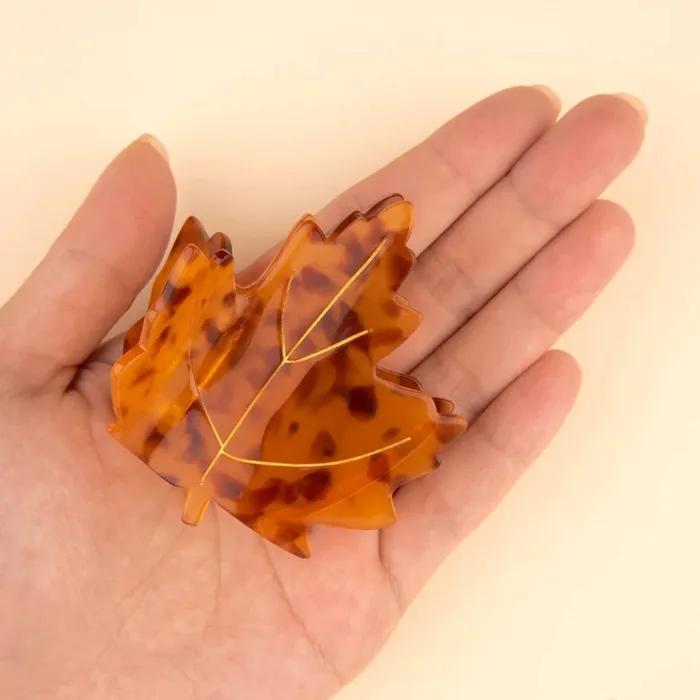 Maple hair clip