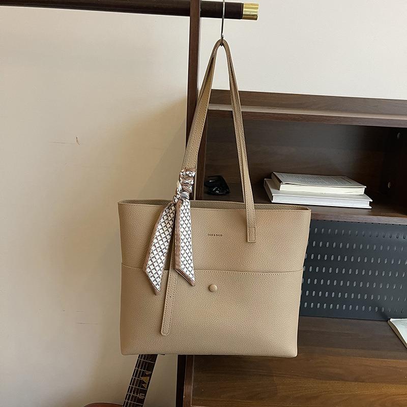 Large capacity bag women's new high-end texture fashion tote bag niche versatile commuter shoulder bag