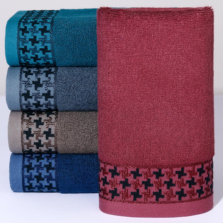 Absorbent, non-shedding bamboo fiber towel: superior to pure cotton towels for bath use.