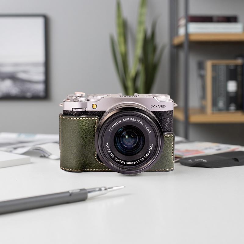 

Защитный чехол для камеры для FUJIFILM X-M5 XM5 Чехол-мешочек Основа Искусственная кожа Открывающееся снизу Сумка для камеры ремешок аксессуары