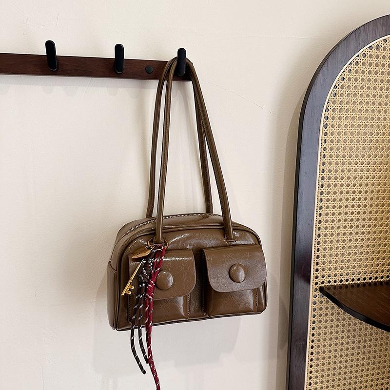 Simple Texture Mailman Armpit Bag Women's 2025 New Winter Shoulder Bag Versatile Commuter Pillow Bag