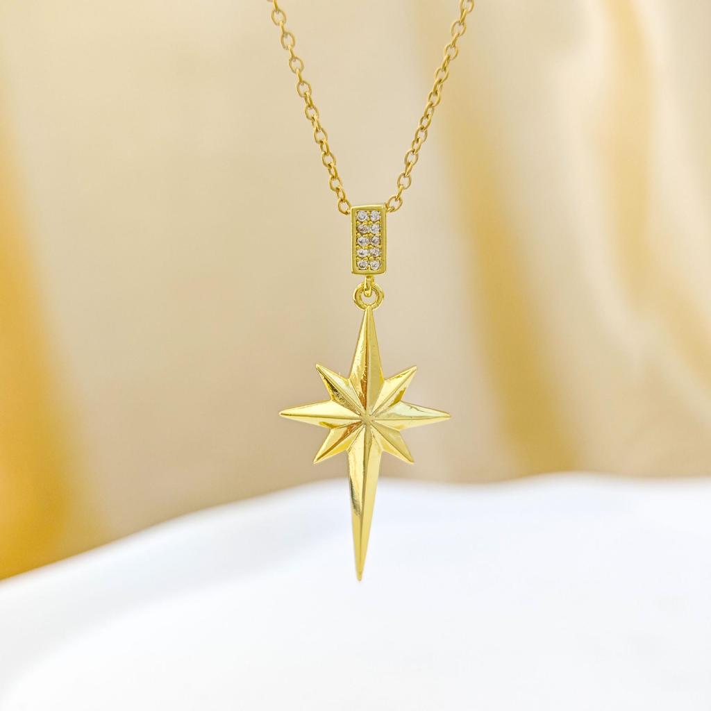 European-American Women's Necklace: Micro-inlaid Zirconium Eight-pointed Star Pendant, Fashionable and Versatile Collarbone Chain Jewelry.