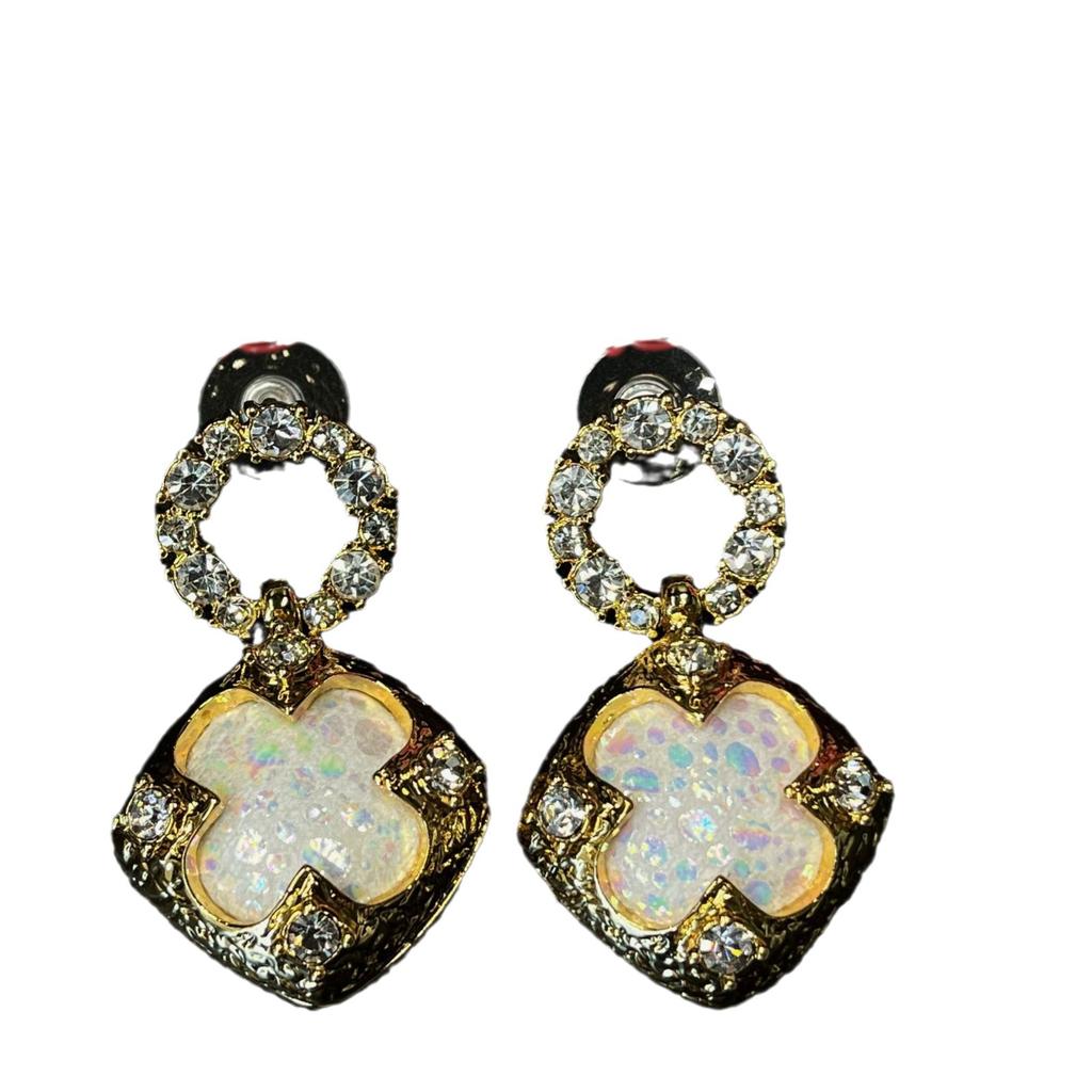Vintage Classic Clover Pendant Earrings With Light Luxury Fragrance Japanese Korean Fashion High Grade Studded