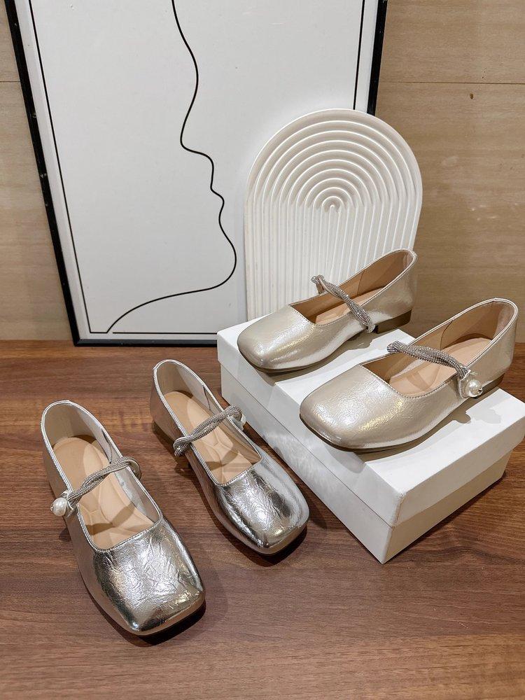

[youshilai] French retro Mary Jane single shoes versatile shallow mouth square head rhinestone flat bottom small leather shoes women 40