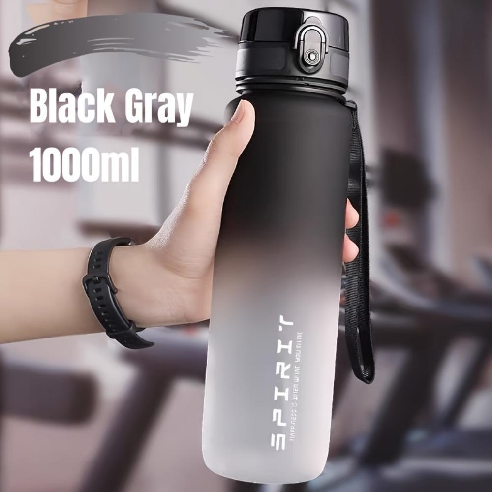

Спортивный чайник большой емкости 1000 мл с герметичным цветным пластиковым стаканом для питьевой воды, для путешествий на открытом воздухе, портативный чайник для занятий в спортзале и фитнесе. 1000ML чёрный