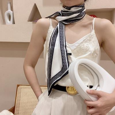 Kadınlar İçin Bahar Ve Yaz Saten Uzun Eşarp Güneş Koruyucu Şal Moda Güzellik Sahnesi Saten Uzun Eşarp Çok Yönlü Seyahat Eşarbı