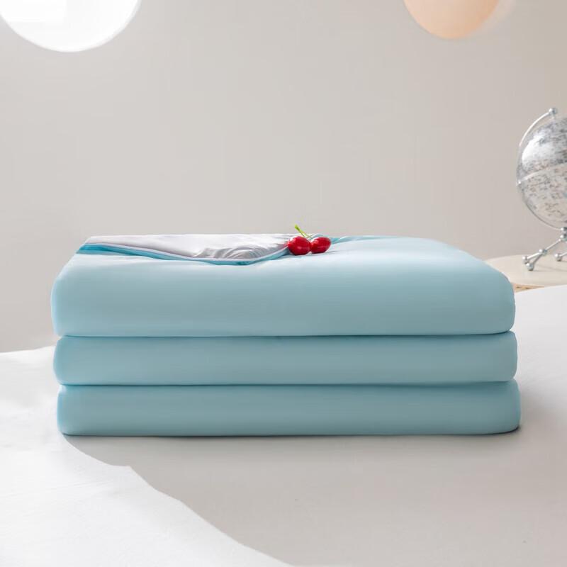 XuanYu Cool-Touch Summer Comforter