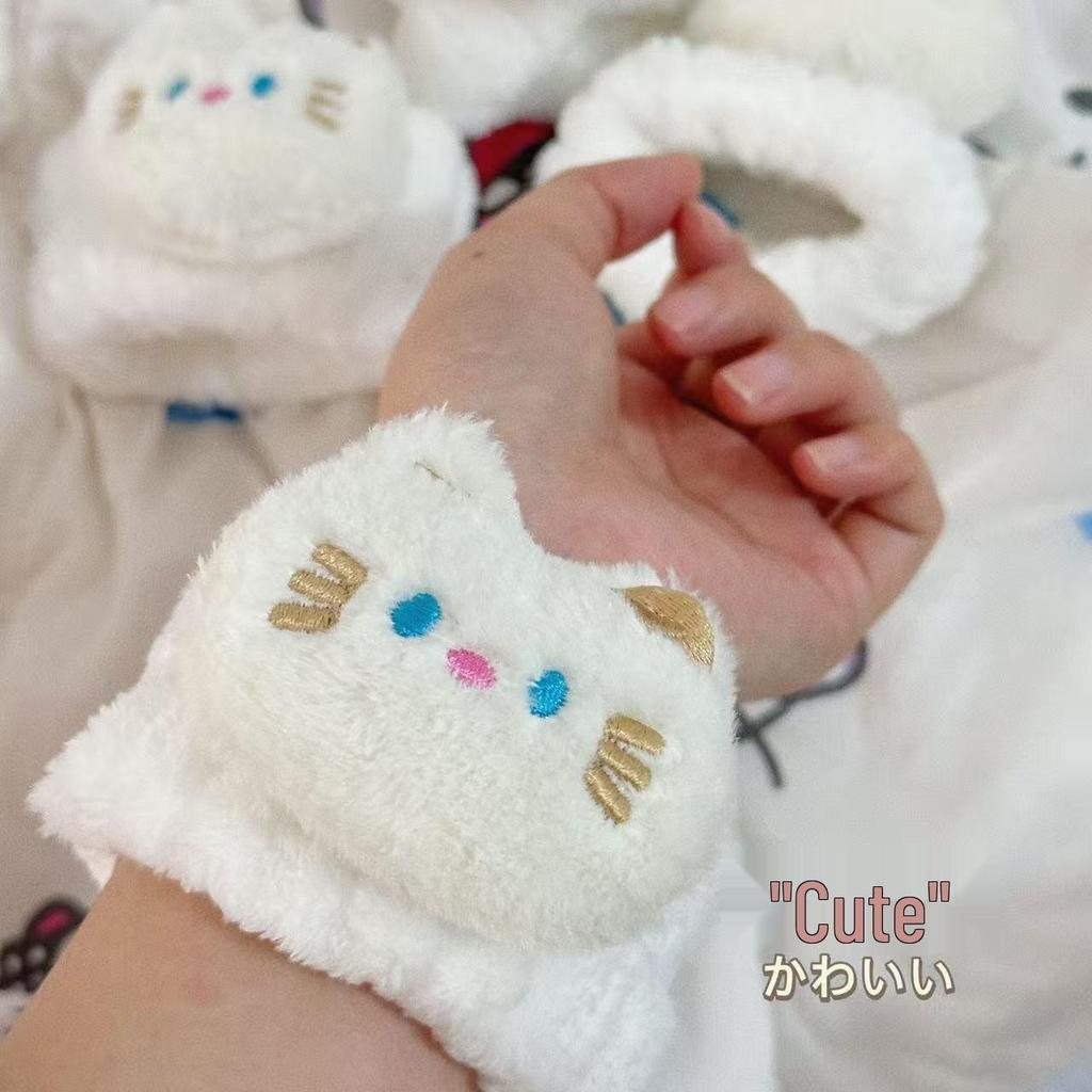 Plush Cat Face Wash Wristband - Drip & Moisture-Proof Cartoon Hair Tie Sleeve