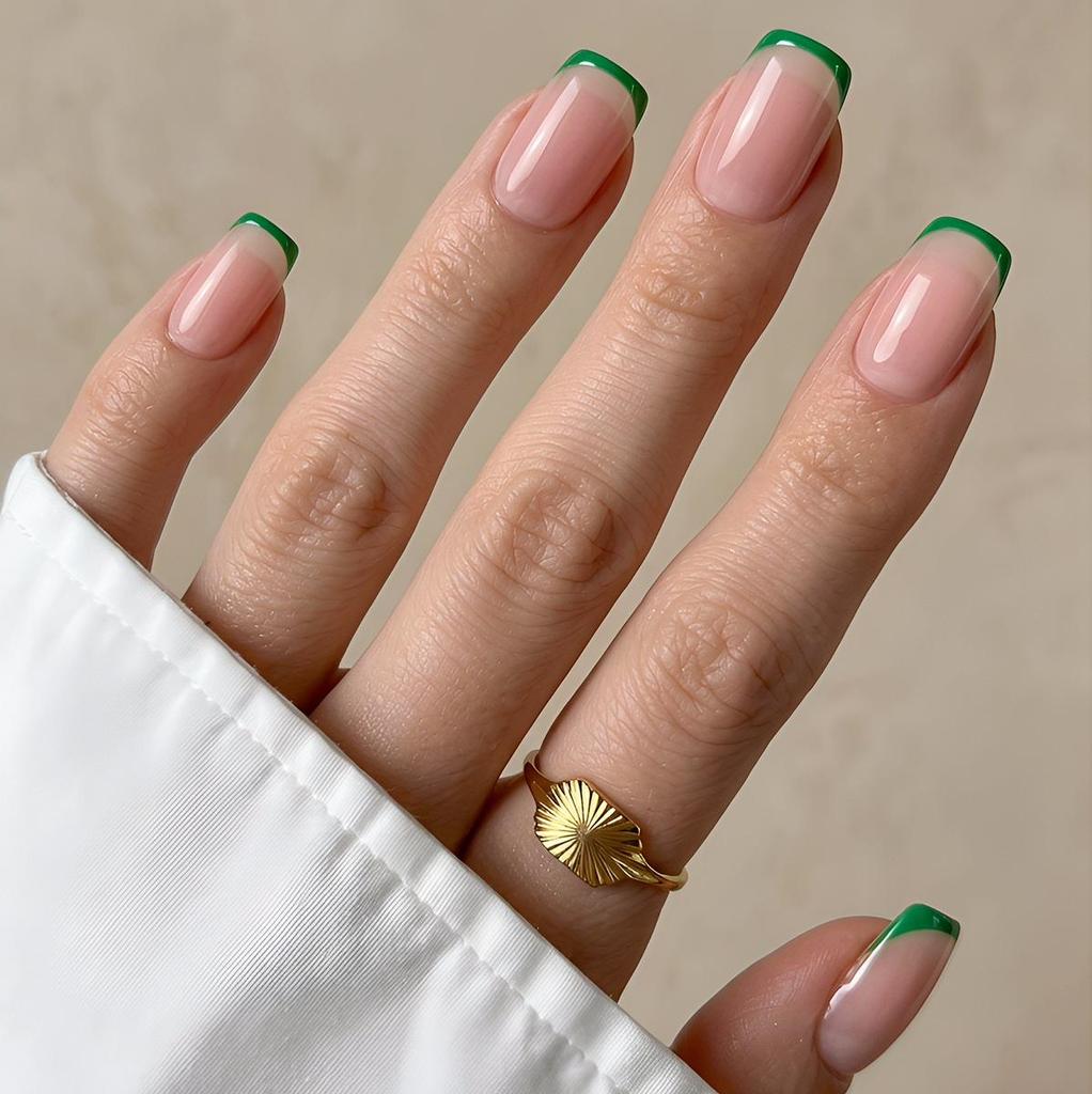 Hochwertige tragbare künstliche Nägel im Mandel-Nude-French-Stil – mittellange und lange Nagelspitzen