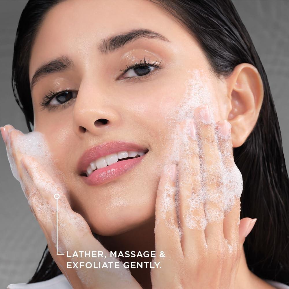 POND'S Pure Detox Face Wash With Activated Charcoal For Deep Cleansing Oil Control & Brighter Skin Glow, Anti-Pollution Care, 150g