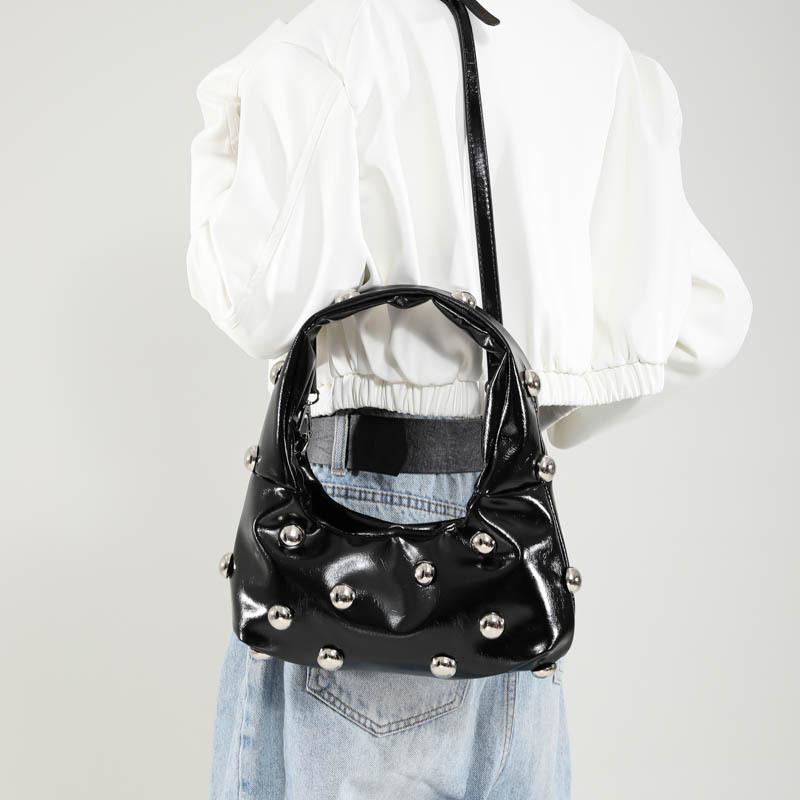 Portable underarm bag women's new trendy retro high-end oblique span bag light luxury niche design fashionable single shoulder