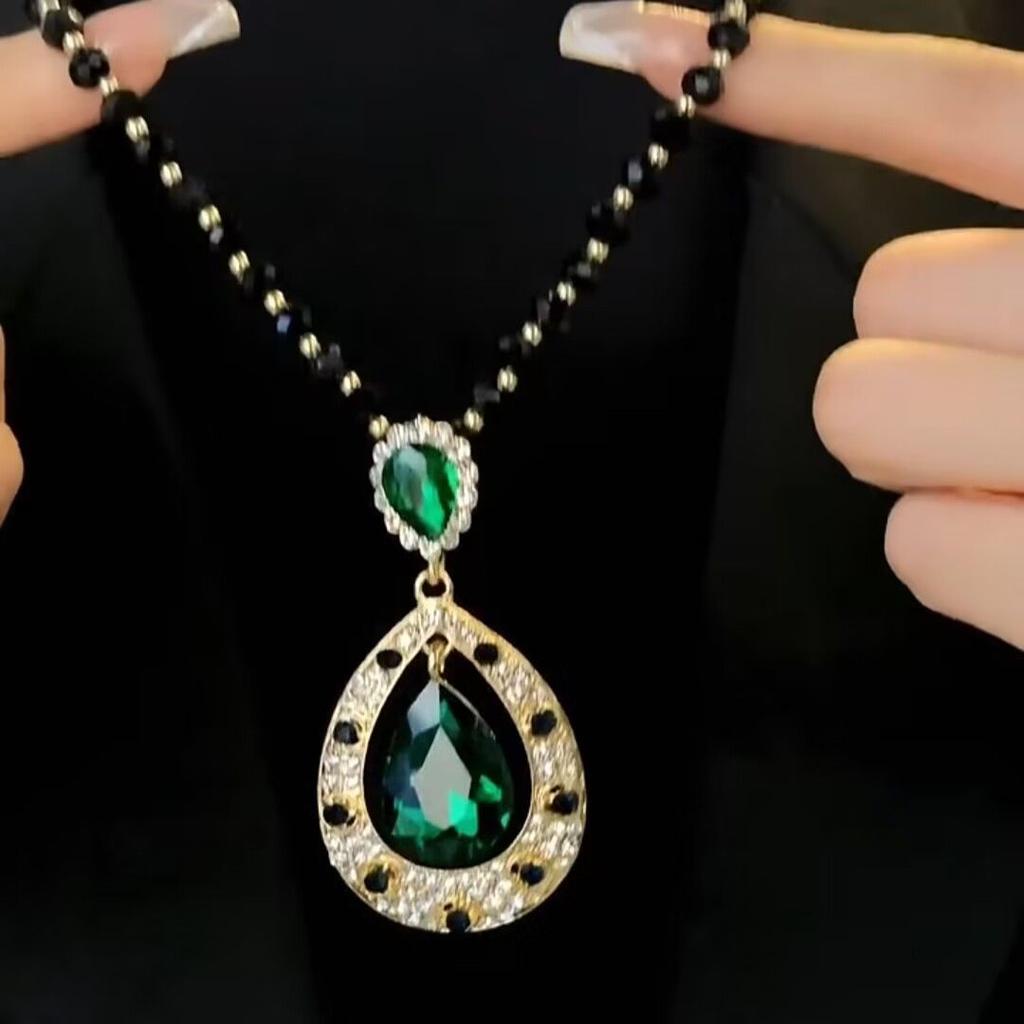 Green crystal oval sweater chain Internet celebrity simple temperament versatile atmosphere necklace female pendant pendant accessories retro