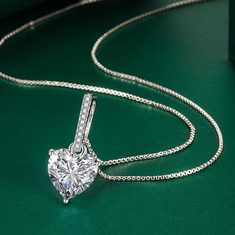 BELLA BOX Náhrdelník s přívěskem srdce Vícebarevné módní svatební zásnubní šperky