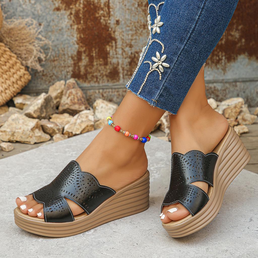 Cool slippers women wear thick soles summer new open-toed muffin slippers hollow large size beach shoes women's wedge heel