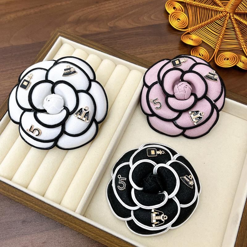 Korean Trendy Camellia Corsage Brooch Elegant Simple Tie Brooches Shirt Brooch Clothes Collar Pins Women Jewelry Accessories