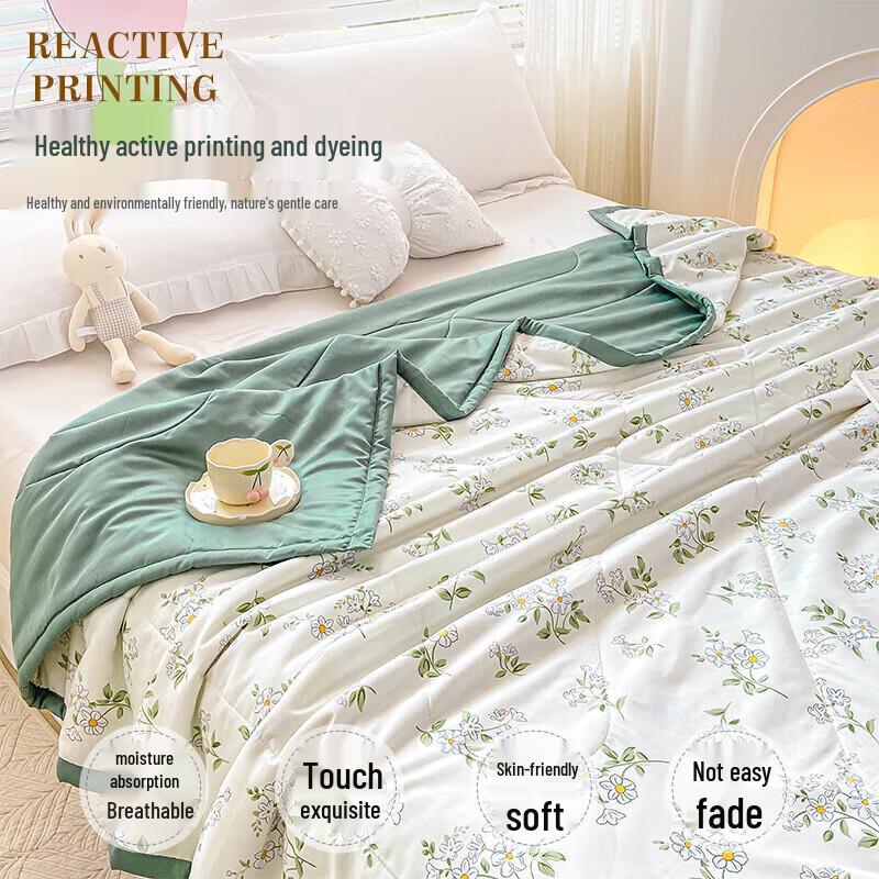 

Hengyuanxiang Class A Antibacterial Washable Floral Summer Quilt