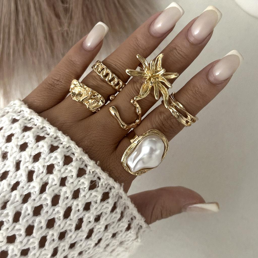 Exaggerated Gold Color Geometric Rings Set For Women Rhinestone Flower Heart Trendy Imitation Pearl Steam Punk Personality Gifts