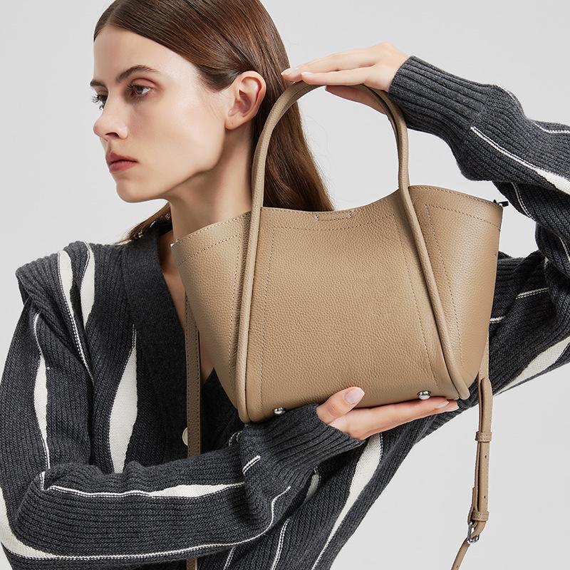 Fashion Cowhide Handbag for Women 2025 New Trend Large Capacity Bucket Versatile Commuter Genuine Leather Shoulder Crossbody Bag