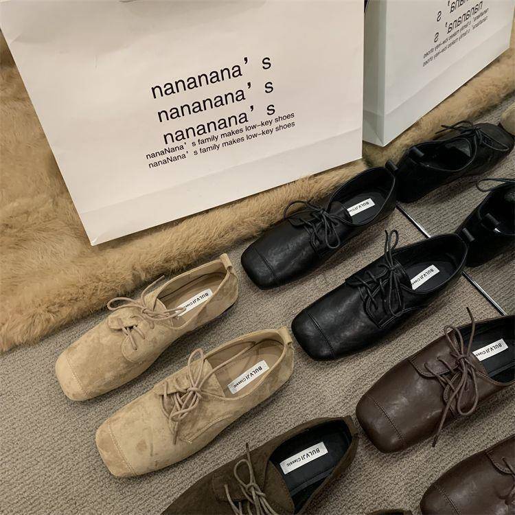 2025 új koreai fekete szögletes orrú lapos talpú szuperpuha kényelmes mokaszin női fűzős külföldi sokoldalú kis bőr cipő