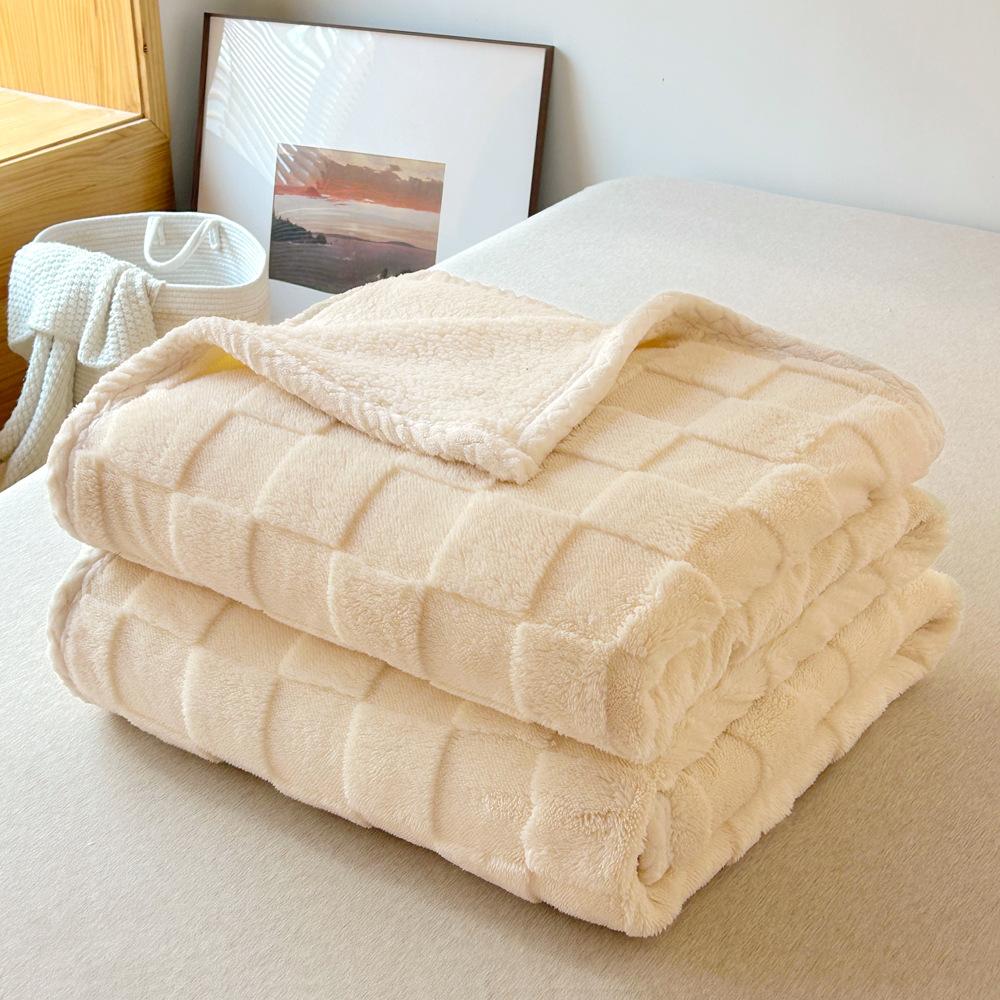 New Thickened Composite Taff Flannel Blanket for Comfortable Nap Double-sided Soft and Portable Not Easily Deformed Lamb Blanket