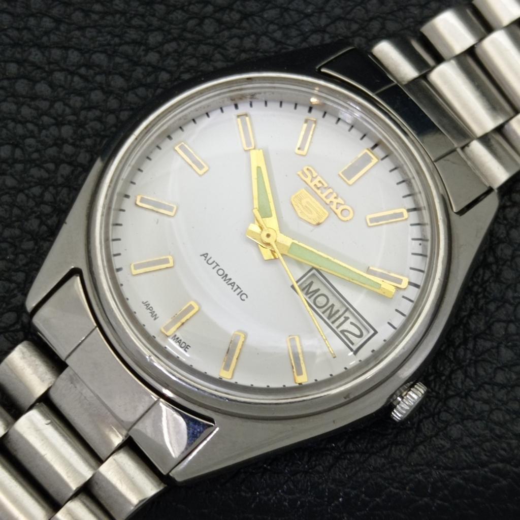 GENUINE VINTAGE SEIKO 5 AUTOMATIC JAPAN MENS WHITE COLOR DIAL WATCH a500797-5 R154-a500797