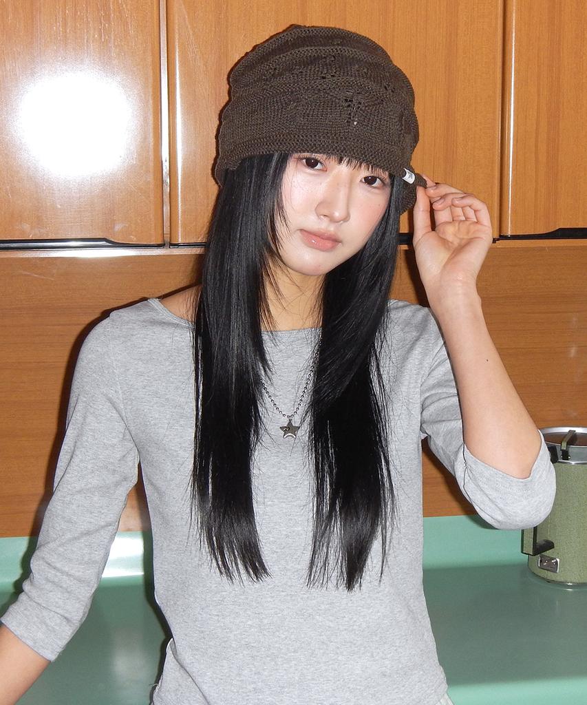 Kiibi Nostalgic Knit Beanie Dark Brown