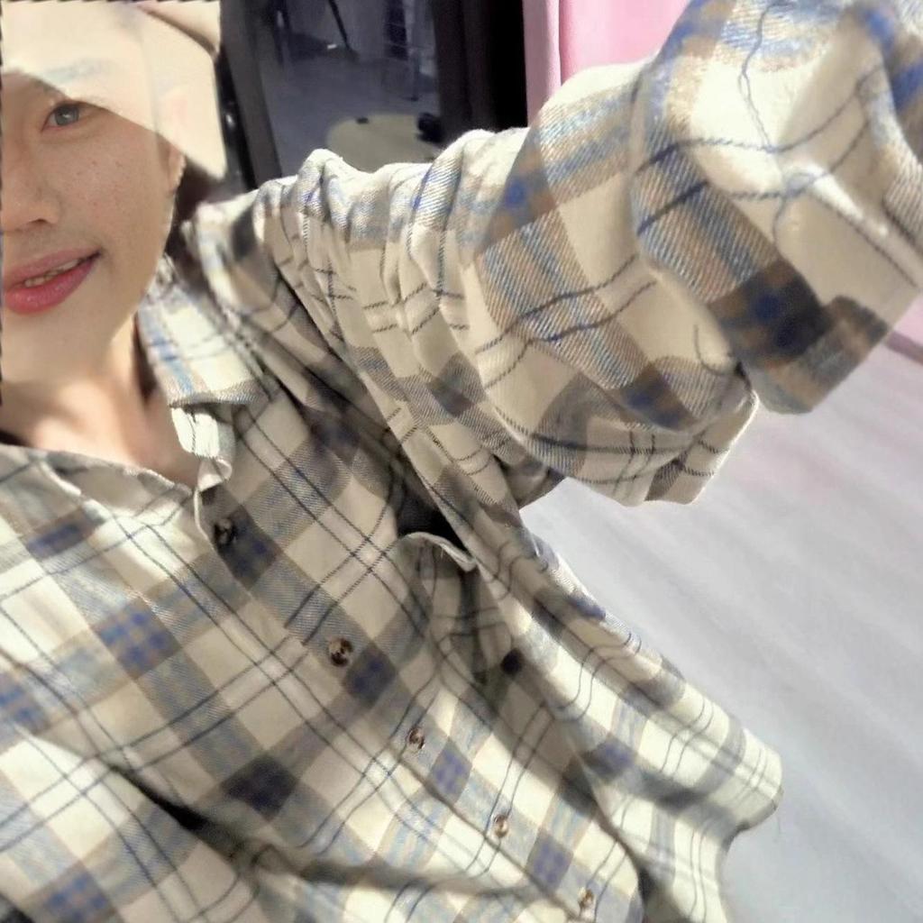 American Retro Plaid Women's Shirt Jacket: Loose, Layered Long Sleeve Top for Couples - Spring/Fall