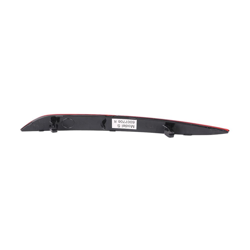 Rear Bumper Reflector Right Side OE 6007706-00-D for Tesla Model S 2016-2021 Red Reflective Strip Auto Body Replacement Parts