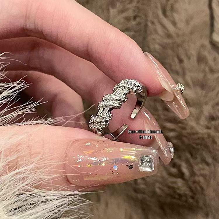 Inel Stea cu Cinci Colțuri pentru Femei - Lux Lejer, Design Coreean High-End, Bandă Argintie pentru Degetul Arătător, Perfect pentru Studente.