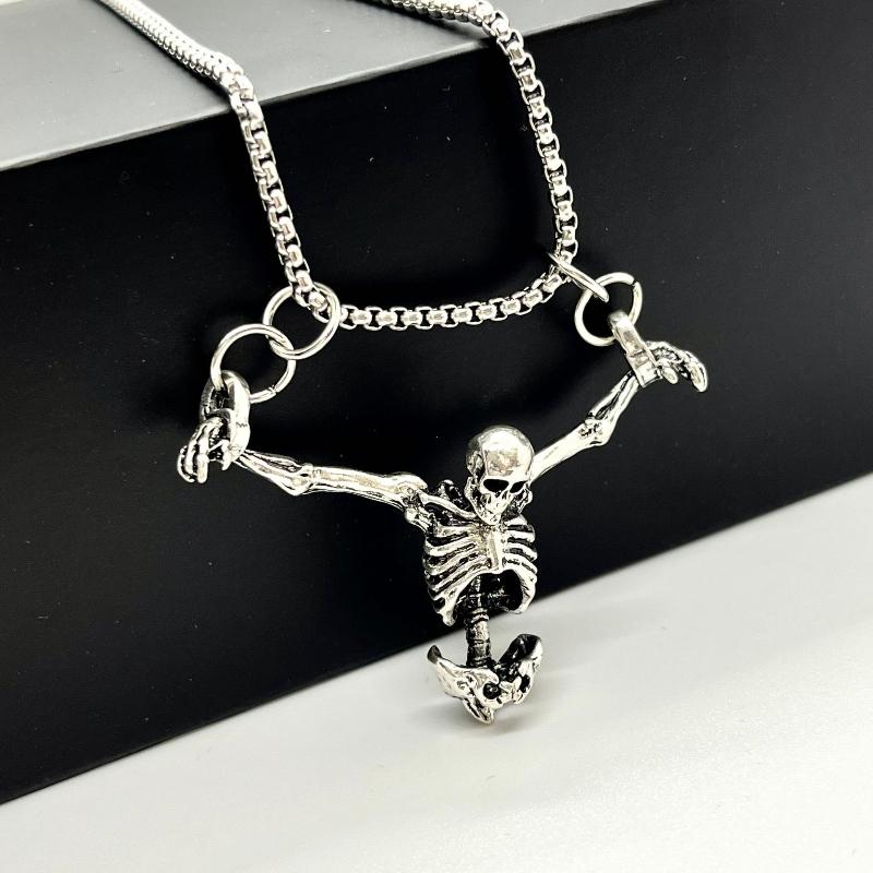 Vintage Creative Punk Punished Man Skull Pendant Necklace Men Halloween Hip Hop Personalized Necklace Party Jewelry Accessories