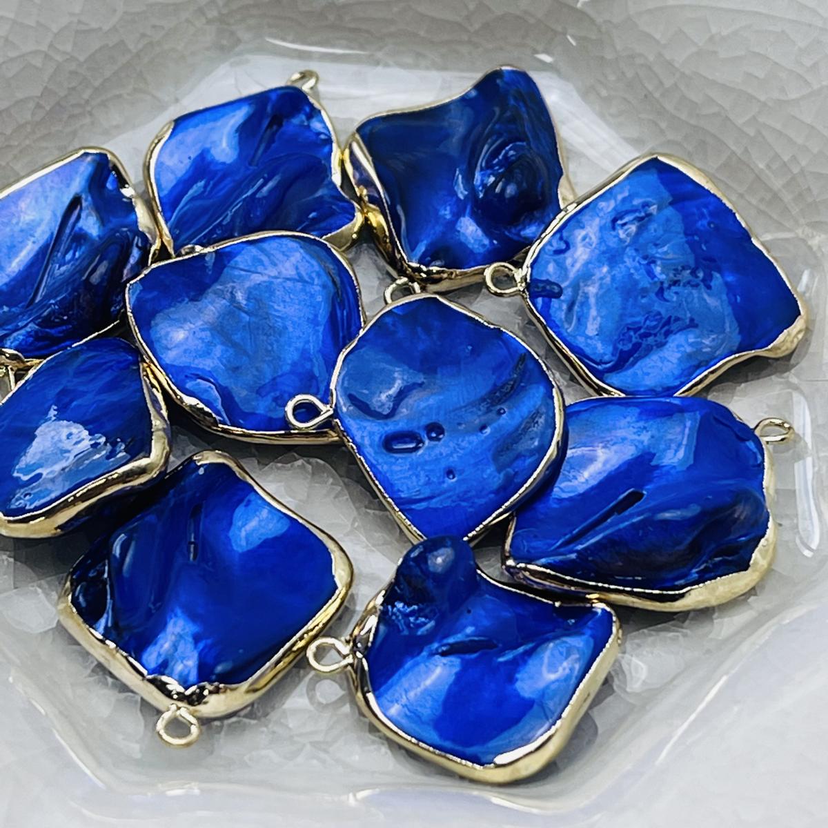 

10 шт., Натуральные ракушки темно-синего цвета с перламутром, подвески-шармы из цинкового сплава с золотистым краем для изготовления ювелирных изделий, аксессуары для ожерелий DIY, ремесла 10Pcs/18-20×20-25mm синий