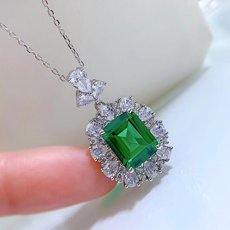 Mujing 2023 Women's 925 Silver European & American Retro Luxury Necklace with 4ct Nano Green Inlaid Pendant