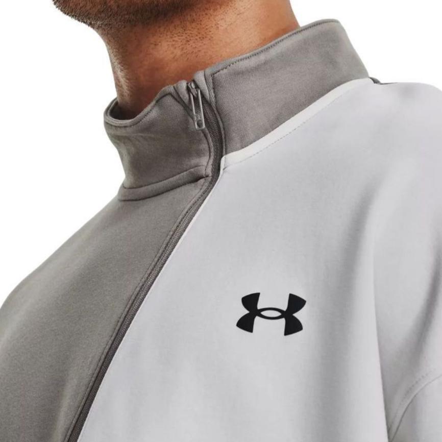 Under Armour Felpa sportiva da uomo con cappuccio e collo alto a blocchi di colore inarrestabile grigio chiaro 1379813-294
