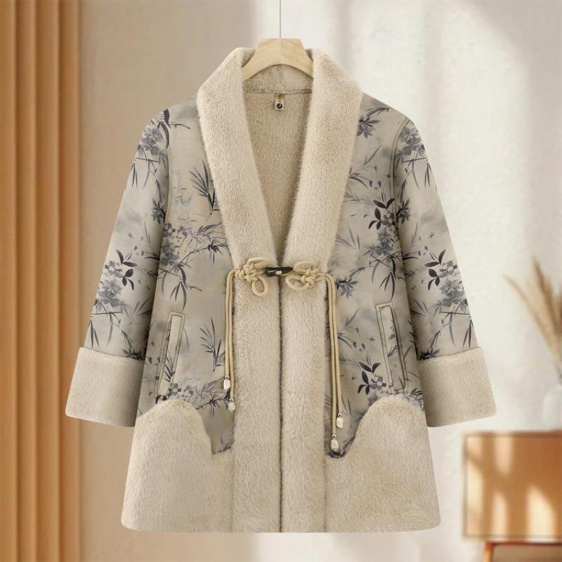 

Mom autumn and winter fur integrated coat women middle-aged and old fur gold mink velvet middle-aged and old fur coat women 4XL [recommended 150-80kg] хаки