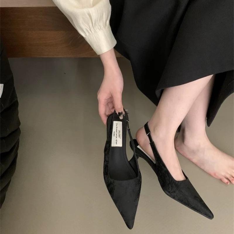 High heels beautiful shoes retro bag head sandals summer pointed single shoes women s evening 35