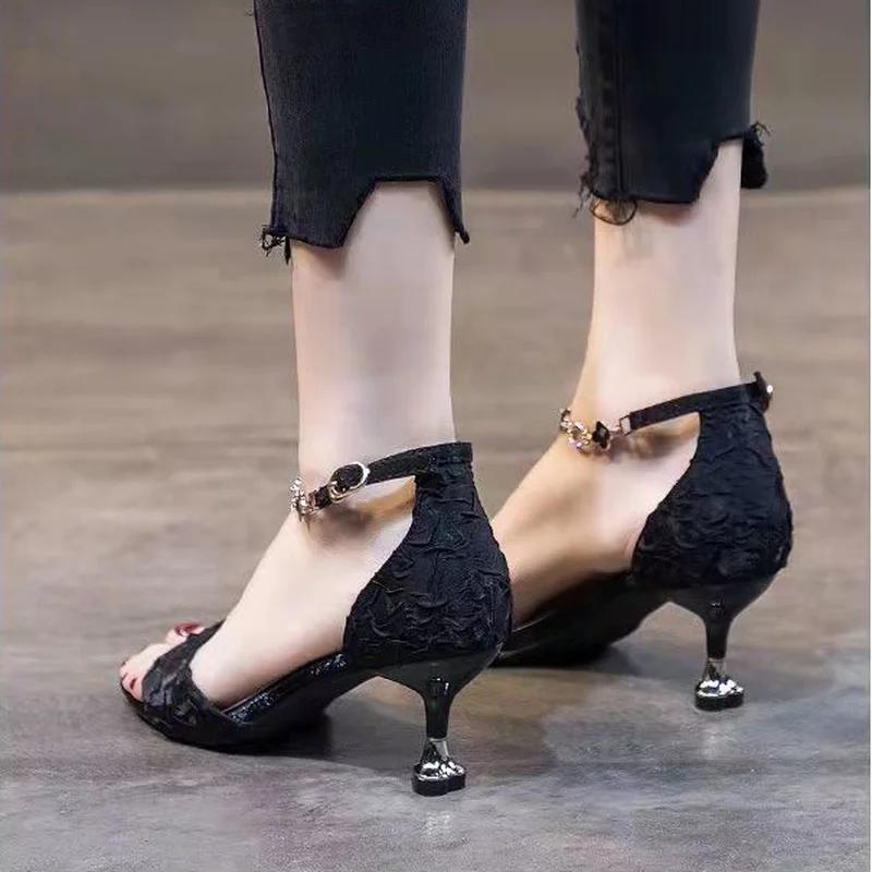Open Toe Heeled with Medium Heels Summer 2025 Stiletto Footwear Women's Shoes One Word Sandals for Woman Outdoor Luxury Casual H