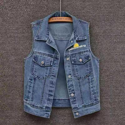Women's Korean Fashion Sleeveless Denim Vest with Big Pockets and Print, Versatile for Spring and Autumn.