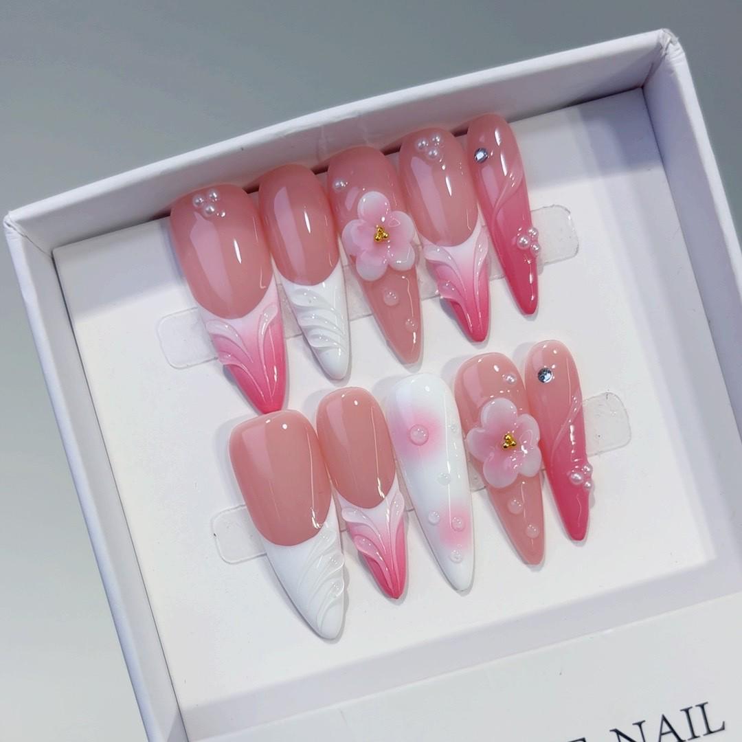 Pure Handmade 3D Gradient Pink Pearl Almond Nails - European & American Style Small