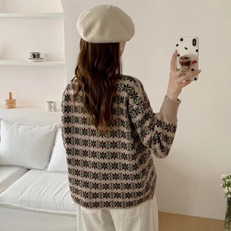 Women's Retro Floral Jacquard Cardigan Sweater - Vintage Loose Knitwear for Spring & Autumn 2025